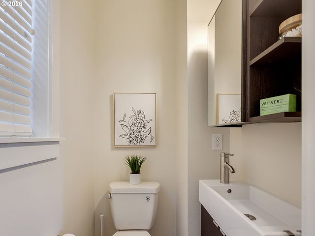 2216 Se 48TH Ave, Portland, OR 97215