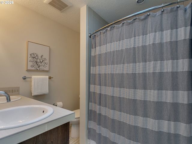 2216 Se 48TH Ave, Portland, OR 97215