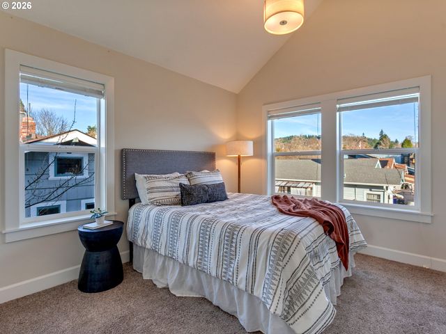 2216 Se 48TH Ave, Portland, OR 97215