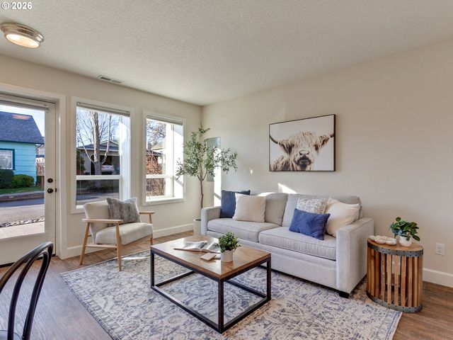 2216 Se 48TH Ave, Portland, OR 97215