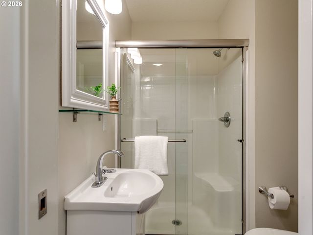 2216 Se 48TH Ave, Portland, OR 97215