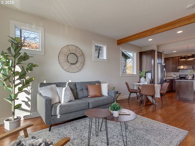 2216 Se 48TH Ave, Portland, OR 97215