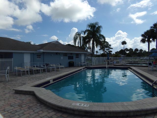 6385 Cypress Lane, Atlantis, FL 33462