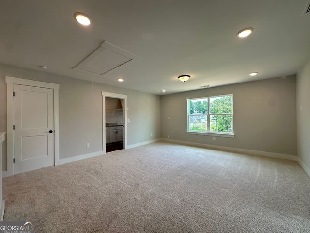 6816 Cambridge Drive, Flowery Branch, GA 30542