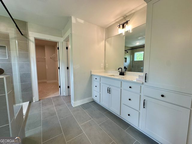6816 Cambridge Drive, Flowery Branch, GA 30542