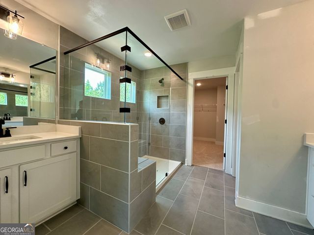 6816 Cambridge Drive, Flowery Branch, GA 30542