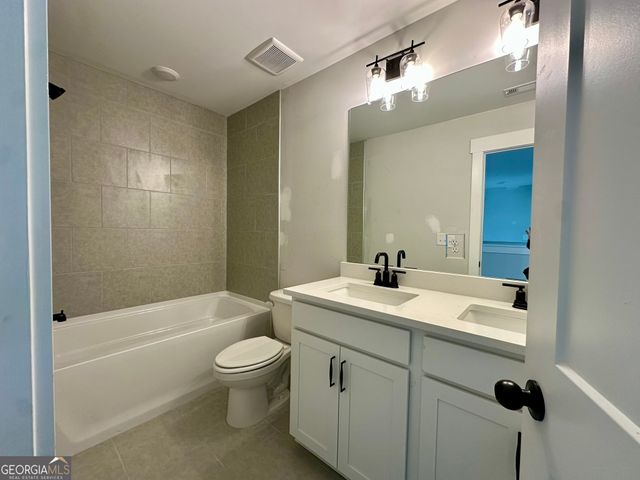 6816 Cambridge Drive, Flowery Branch, GA 30542