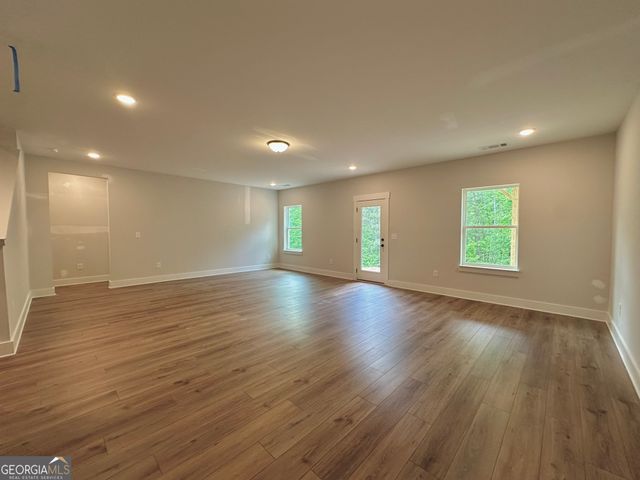 6816 Cambridge Drive, Flowery Branch, GA 30542