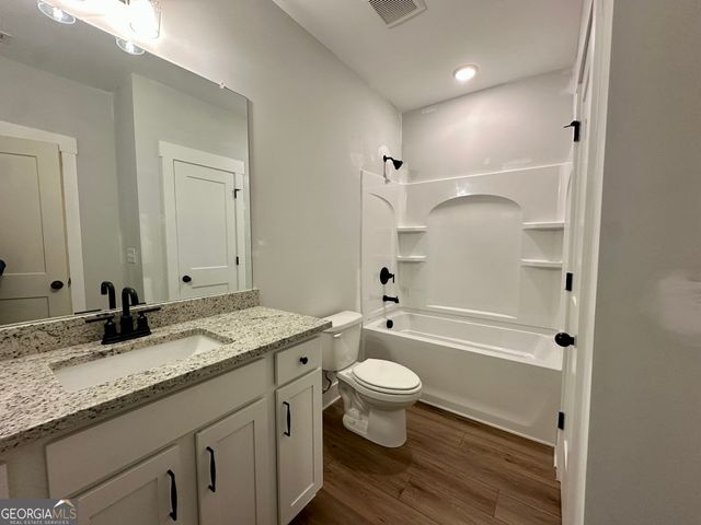 6816 Cambridge Drive, Flowery Branch, GA 30542