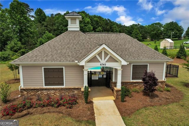 6816 Cambridge Drive, Flowery Branch, GA 30542