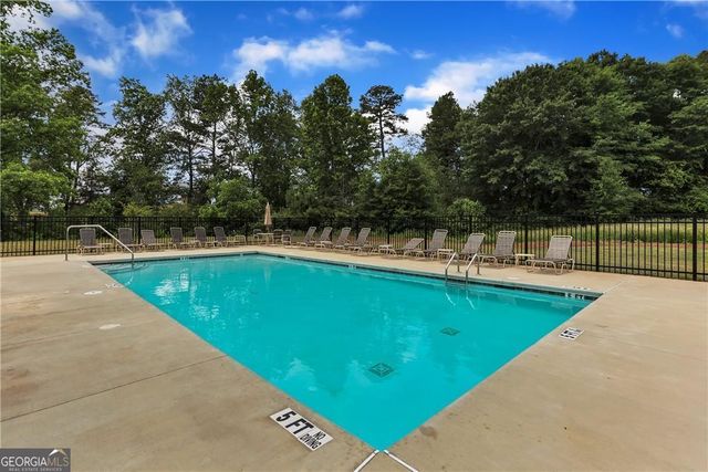 6816 Cambridge Drive, Flowery Branch, GA 30542