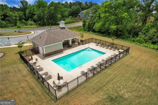 6816 Cambridge Drive, Flowery Branch, GA 30542