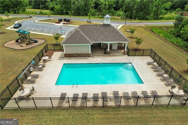 6816 Cambridge Drive, Flowery Branch, GA 30542