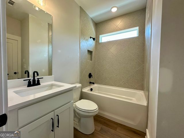 6816 Cambridge Drive, Flowery Branch, GA 30542