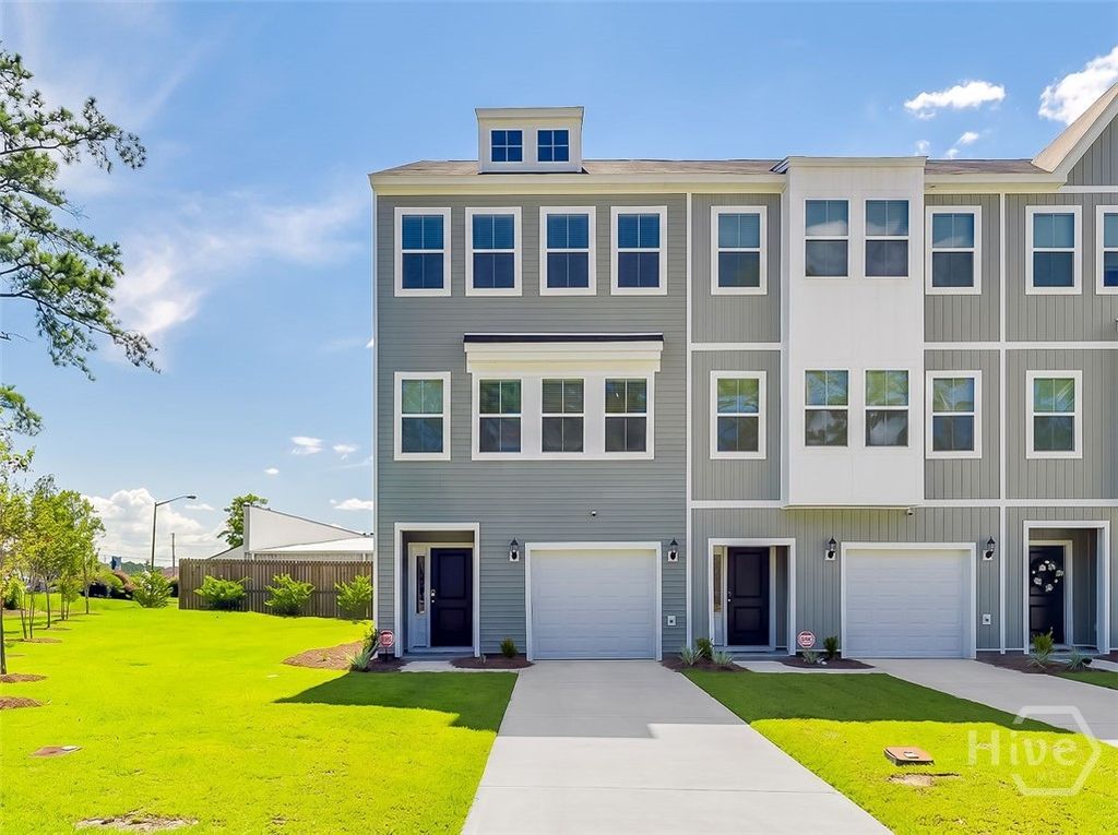 Image 1 of property listing at 9 Towne Park Court, Rincon, GA 31326
