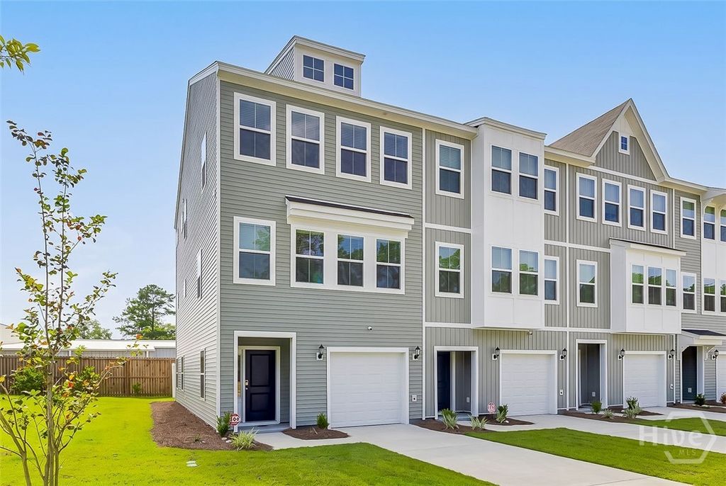 Image 2 of property listing at 9 Towne Park Court, Rincon, GA 31326