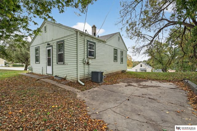 4051 Pratt Street, Omaha, NE 68111