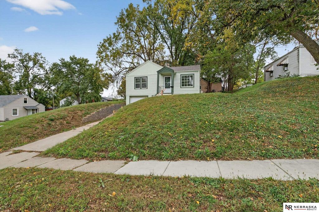 4051 Pratt Street, Omaha, NE 68111