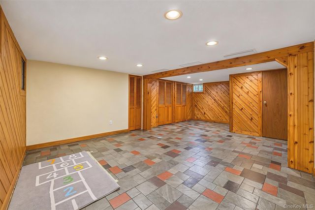 711 Covert Avenue, New Hyde Park, NY 11040