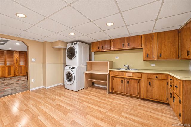 711 Covert Avenue, New Hyde Park, NY 11040