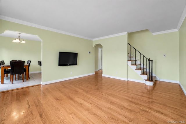 711 Covert Avenue, New Hyde Park, NY 11040
