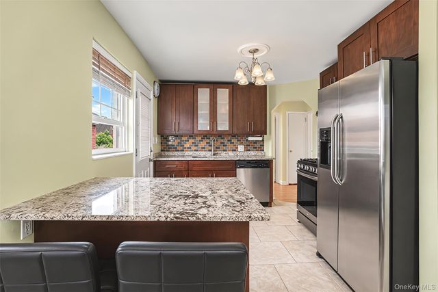 711 Covert Avenue, New Hyde Park, NY 11040