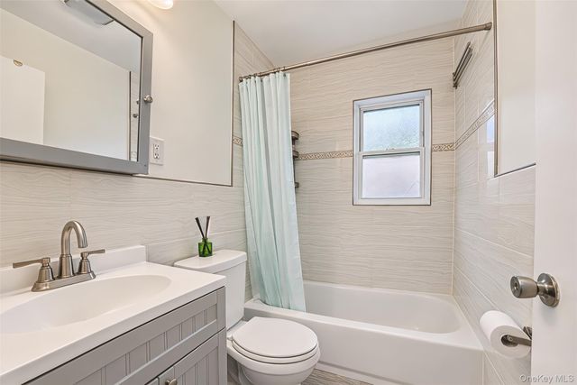 711 Covert Avenue, New Hyde Park, NY 11040