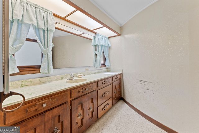 904 N Ash Street, Springfield, GA 31329