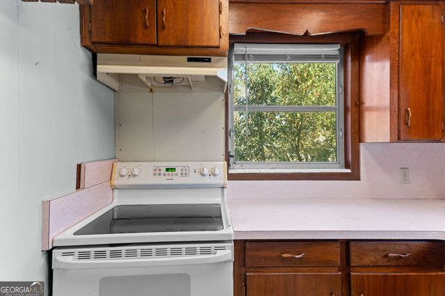 904 N Ash Street, Springfield, GA 31329