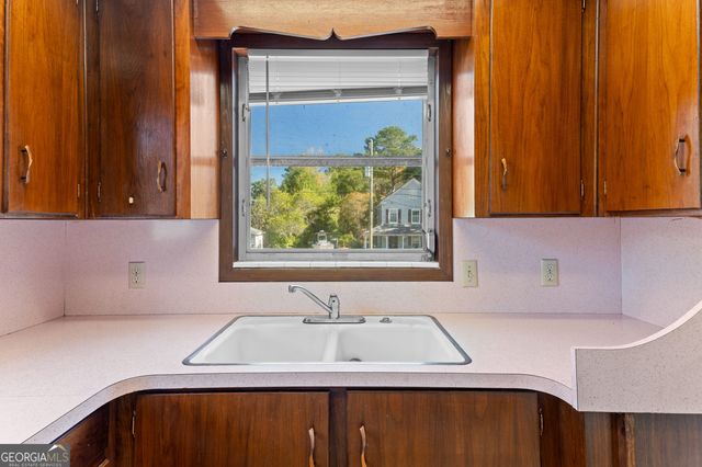 904 N Ash Street, Springfield, GA 31329