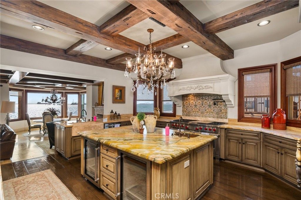 Image 14 of property listing at 2 60th pl, Long Beach, CA 90803