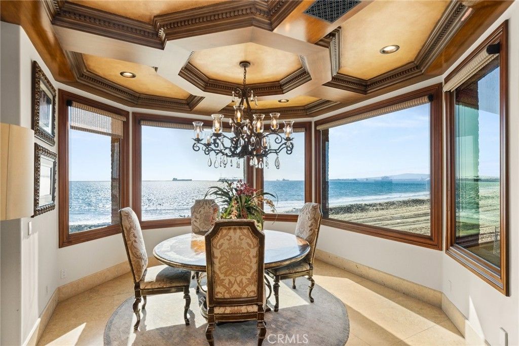 Image 18 of property listing at 2 60th pl, Long Beach, CA 90803