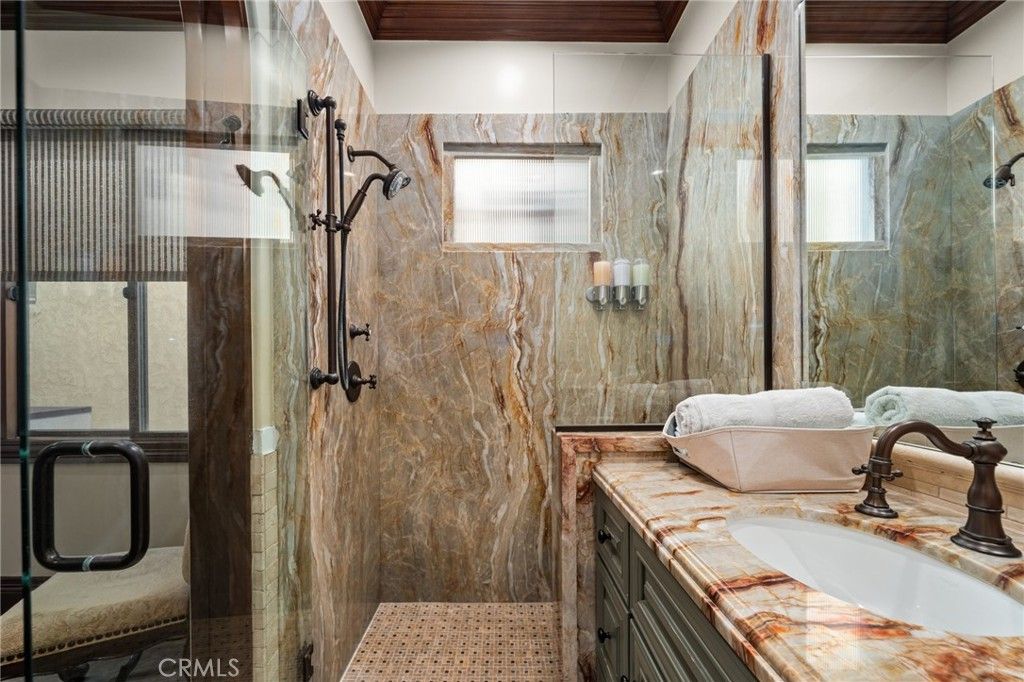 Image 22 of property listing at 2 60th pl, Long Beach, CA 90803