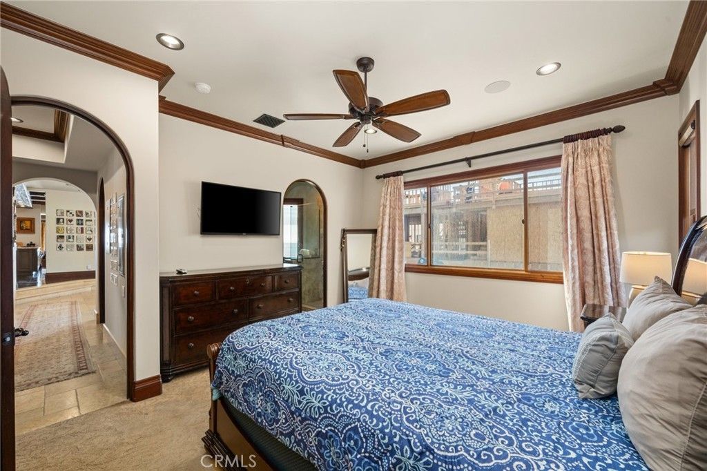 Image 29 of property listing at 2 60th pl, Long Beach, CA 90803