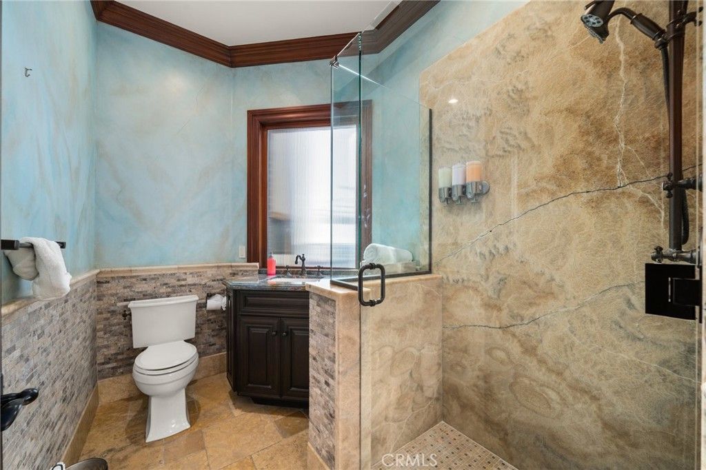 Image 30 of property listing at 2 60th pl, Long Beach, CA 90803