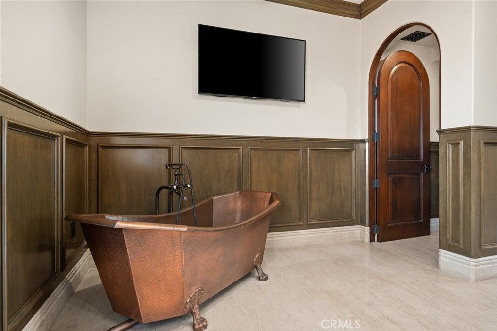 Image 46 of property listing at 2 60th pl, Long Beach, CA 90803