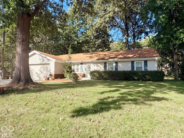 8702 Gillingham Lane, Fishers, IN 46038