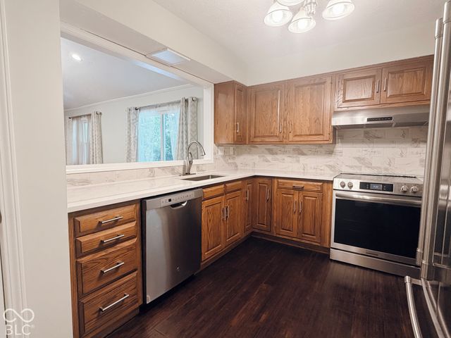 8702 Gillingham Lane, Fishers, IN 46038