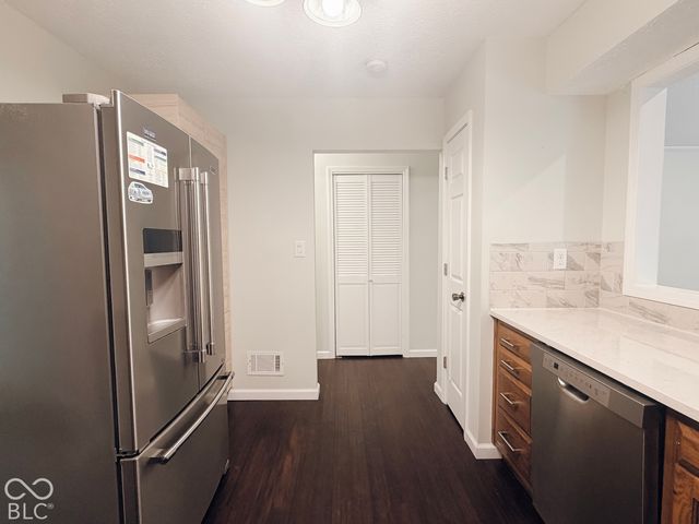 8702 Gillingham Lane, Fishers, IN 46038