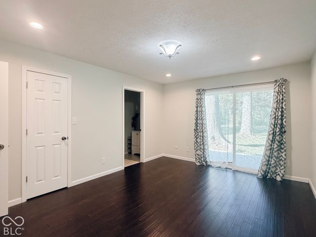 8702 Gillingham Lane, Fishers, IN 46038