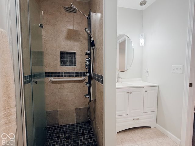 8702 Gillingham Lane, Fishers, IN 46038
