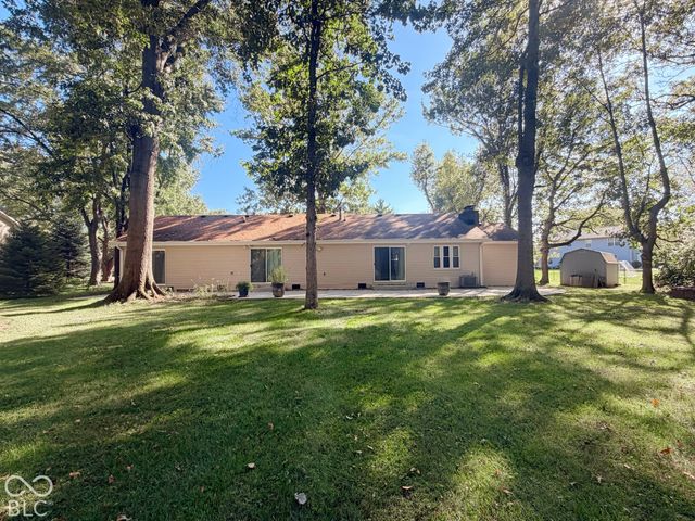 8702 Gillingham Lane, Fishers, IN 46038