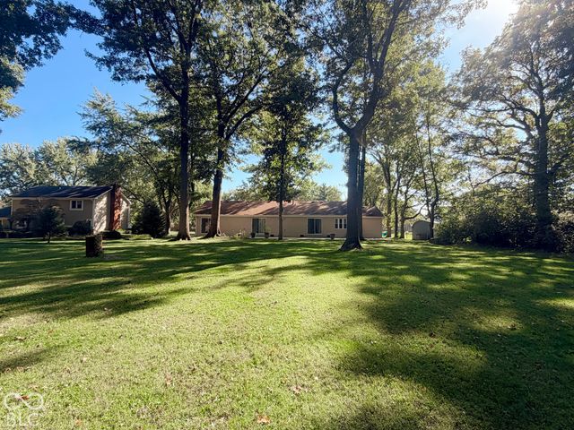 8702 Gillingham Lane, Fishers, IN 46038
