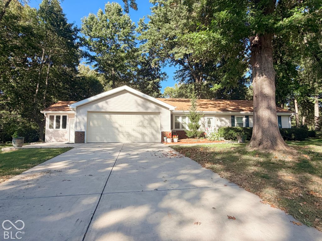 8702 Gillingham Lane, Fishers, IN 46038