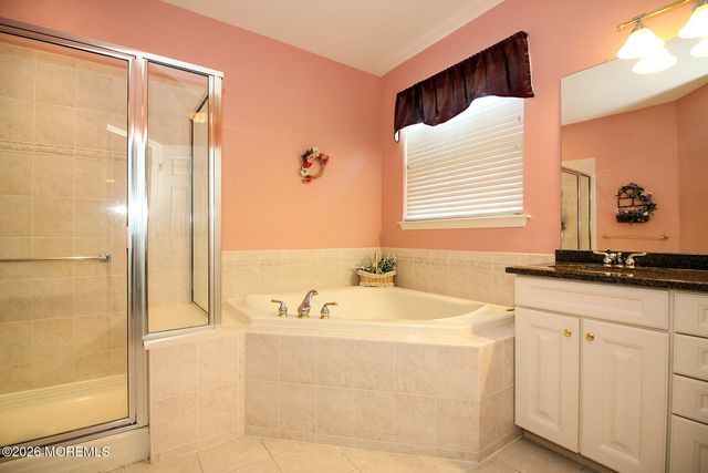 89 Huntington Drive, Jackson, NJ 08527