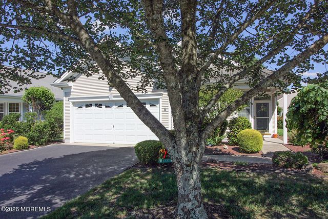 89 Huntington Drive, Jackson, NJ 08527