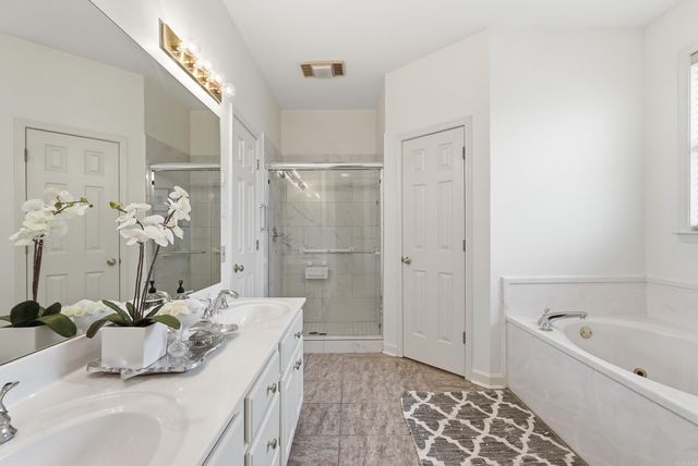 10 Chicot Drive, Maumelle, AR 72113