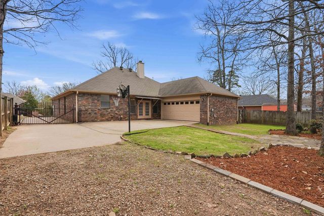 10 Chicot Drive, Maumelle, AR 72113