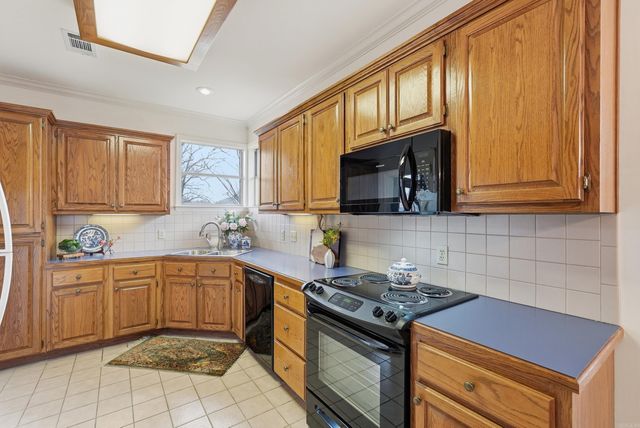 10 Chicot Drive, Maumelle, AR 72113