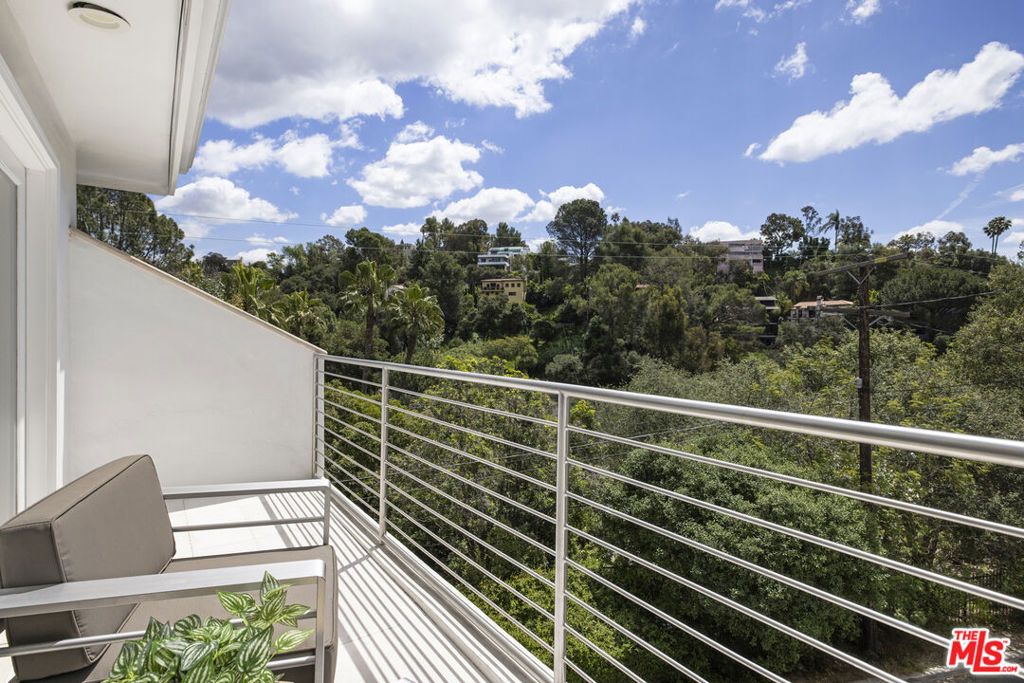 Image 16 of property listing at 3111 Belden Drive, Los Angeles, CA 90068